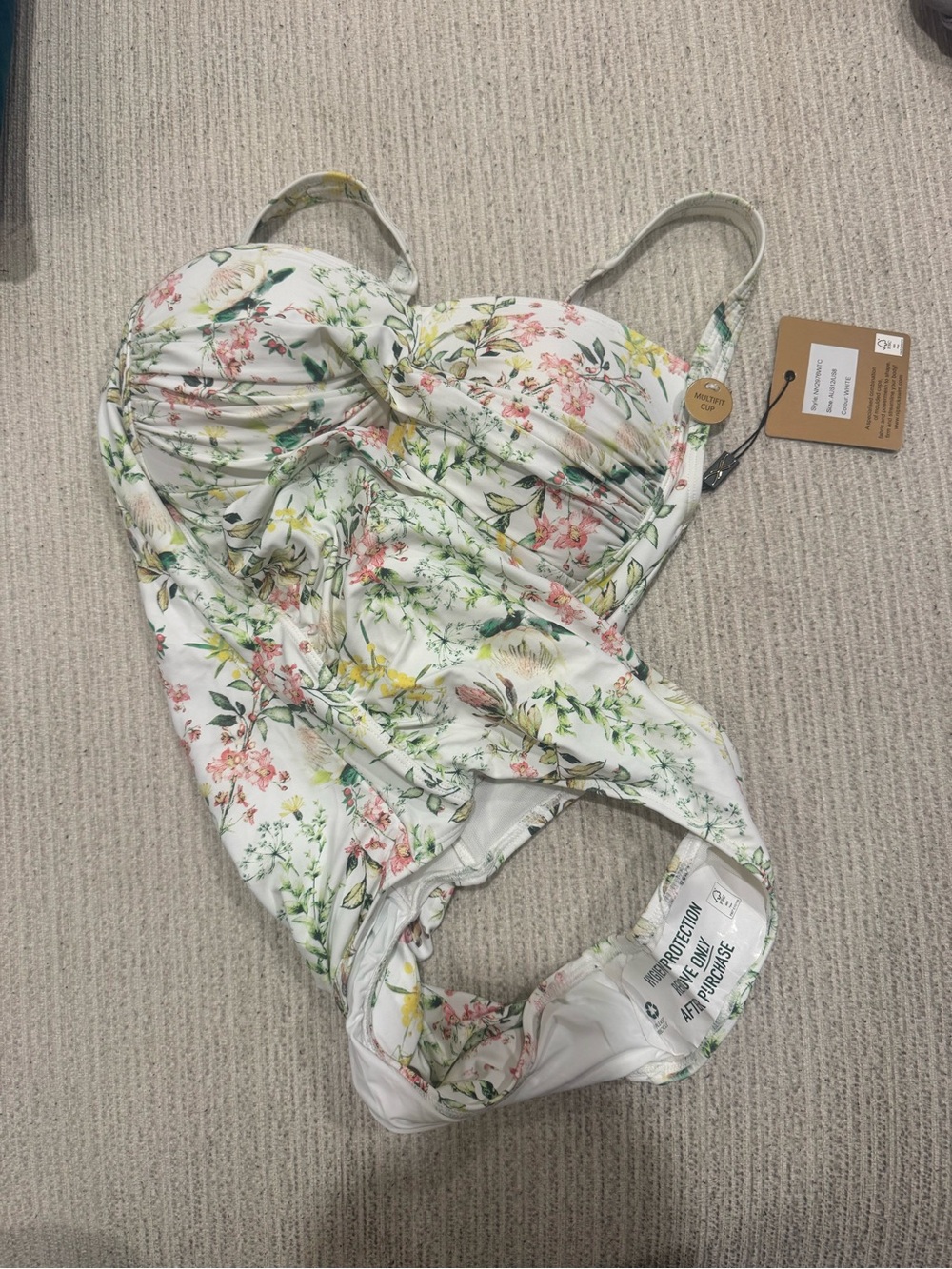 NWT New NIP TUCK Joanne Floral Twist Front One Piece Swimsuit 8 Cruise Swimsuit - Picture 8 of 8